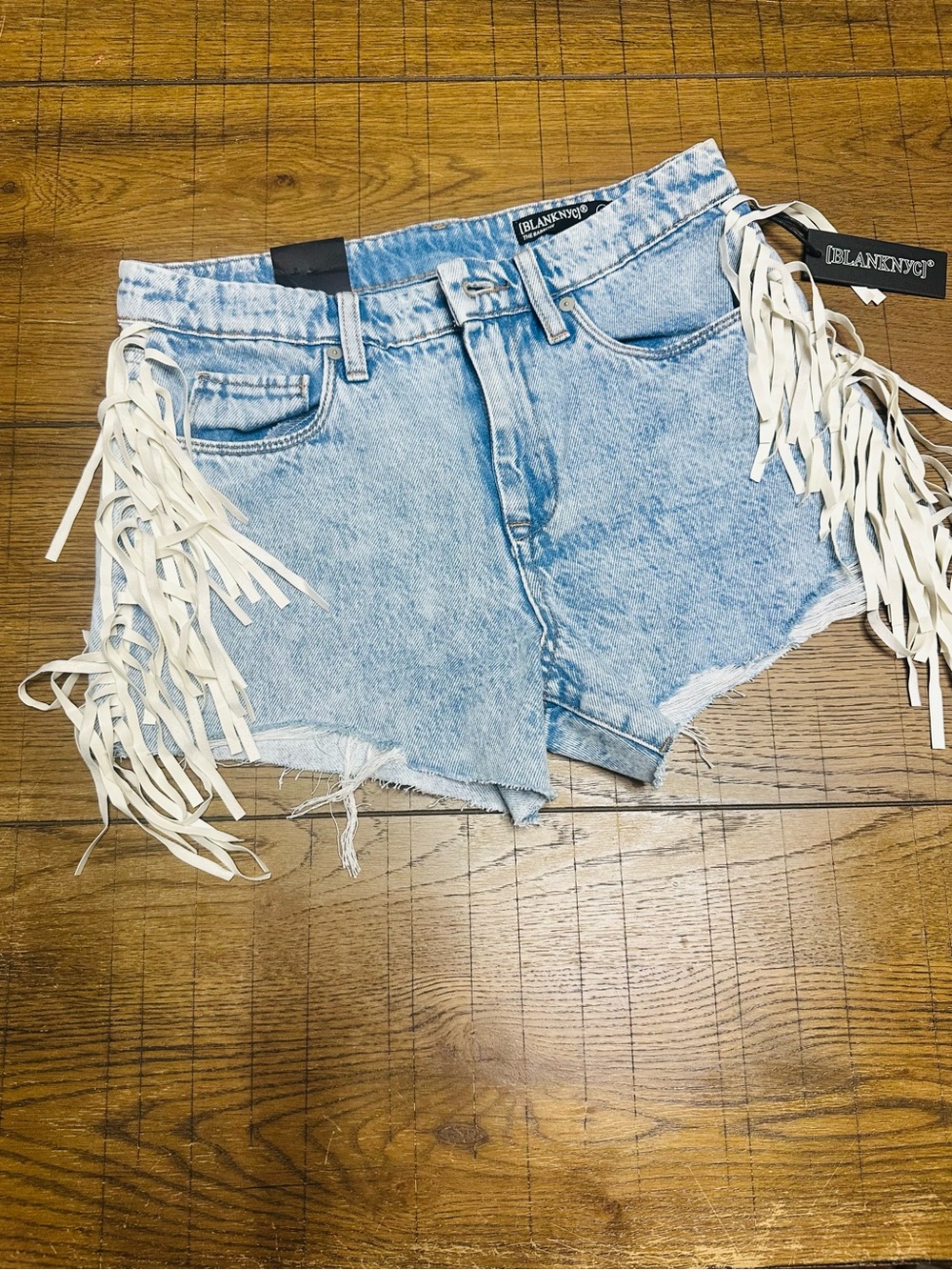 Blank NYC Vintage Wash Light Blue High-Rise Fringe Denim Shorts Size 26 NWT